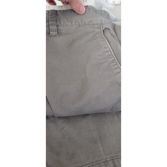 Vuori Men's Khaki Chinos - Picture 5 of 5